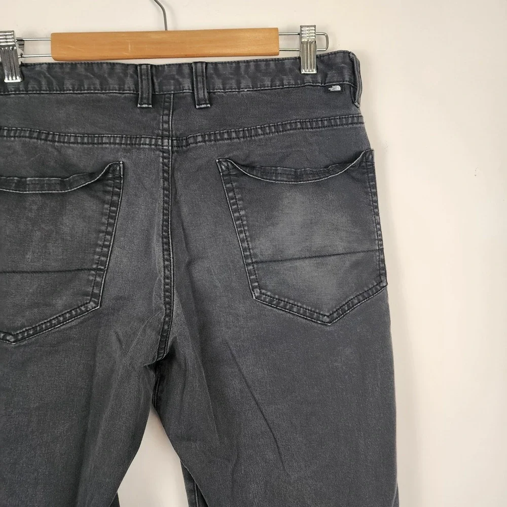 North Face Dark Gray Cargo Straight‎ Leg Pants Men's Size 34